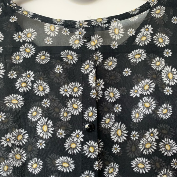 Suzy Shier Floral Daisy Chiffon Blouse - Picture 3 of 5